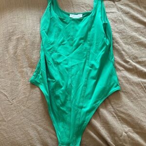 House of Harlow 1960 Bright Emerald Green Scoop-Neck Bodysuit